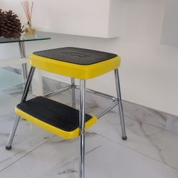 Retro Step Stool Palm Springs 