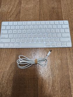 Apple Keyboard