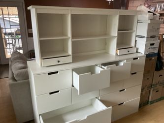Cabinet with Topper