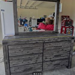 6 droor Dresser