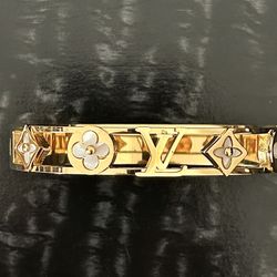 Beautiful Gold Plated Luxury Bracelet 