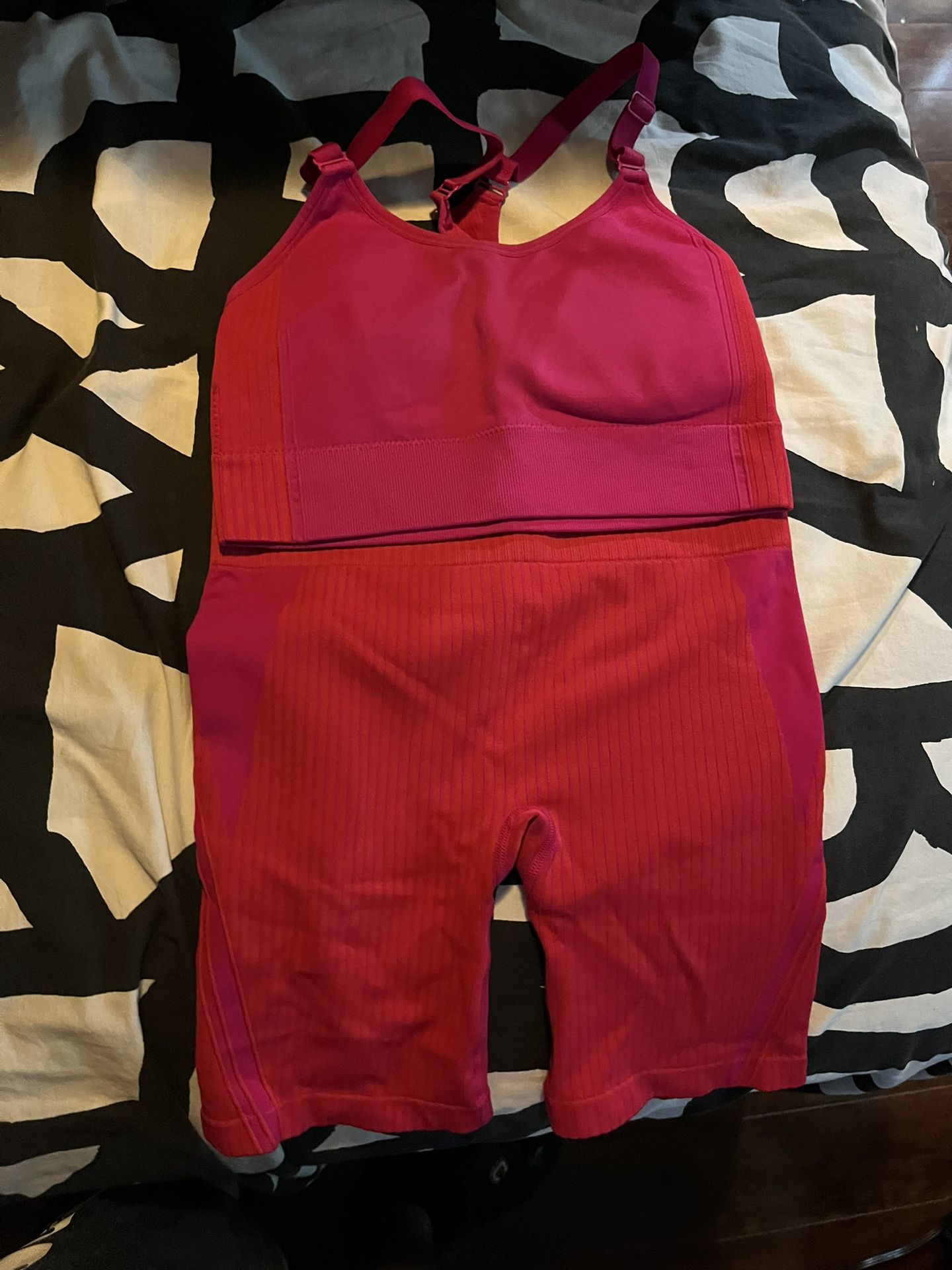 Workout clothes set
