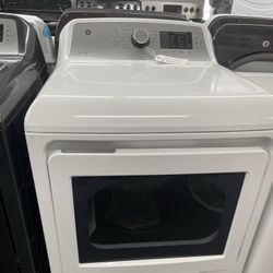 New Scratch And Dent GE Dryer. 1 year Warranty 