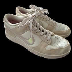 Women’s Nike Dunk Size 9 