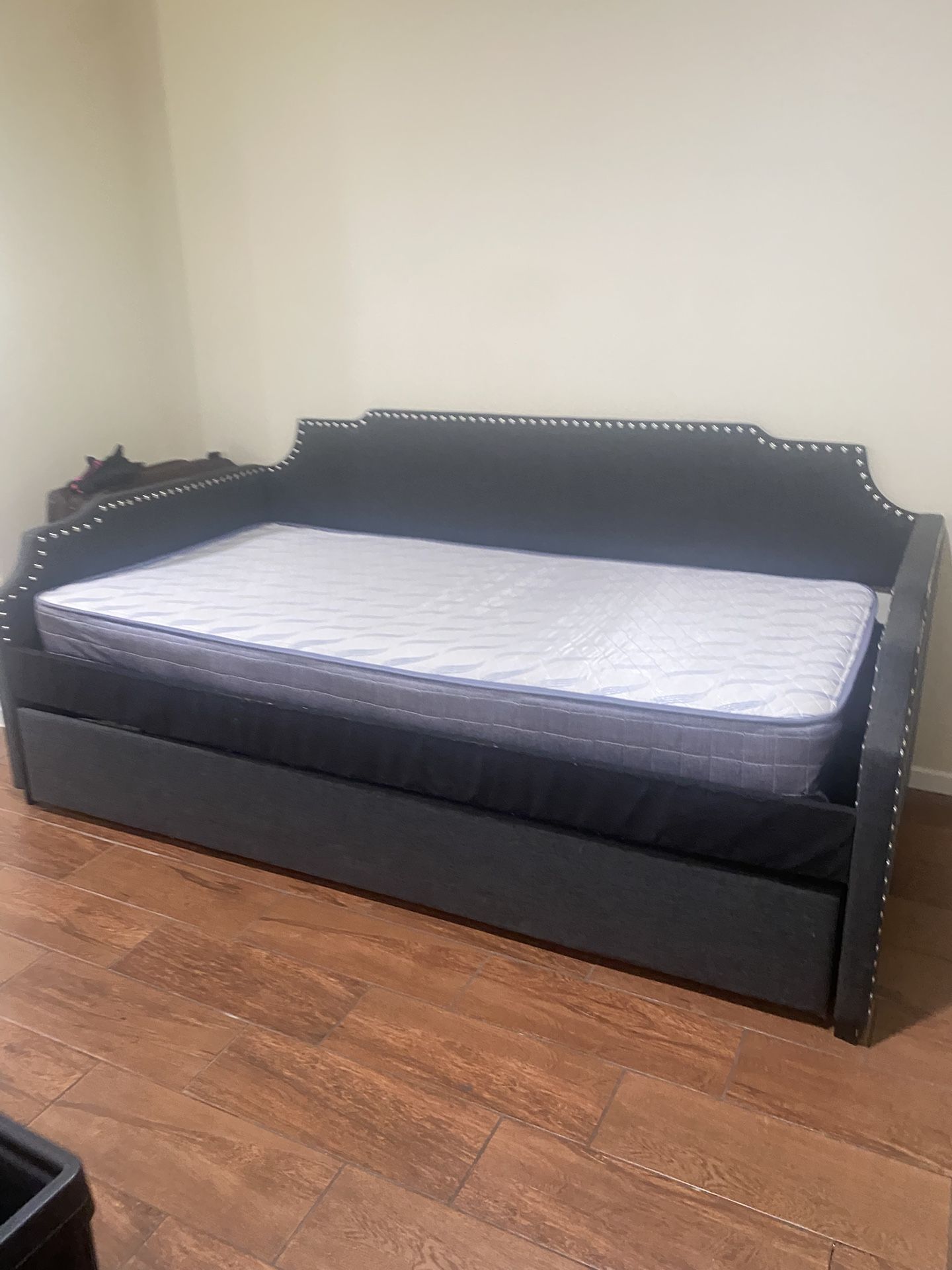 Double Day Bed Grey With Mattress