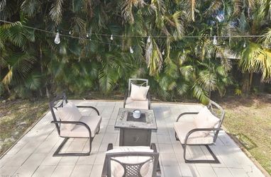 Outdoor chairs with cushions
