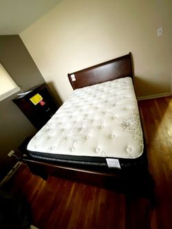 New Queen pillow top mattress set