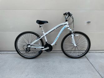 Bicycle Schwinn Sidewinder mountain bike 21 speed