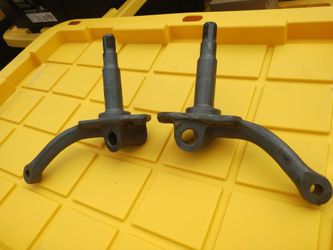 Vw type 1 link pin spindles $60