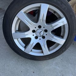 Tire 24545R17 Mercedes 