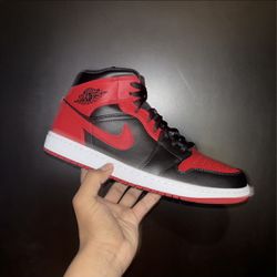 Air Jordan 1 Mid 'Banned' 🔴⚫️ (NEW) Price Negotiable