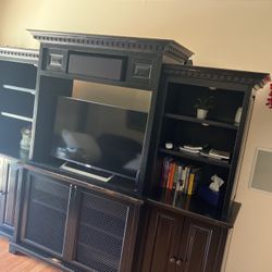 Tv Stand/ Entertainment Center