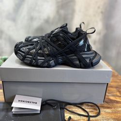 Balenciaga   Black /Size 9