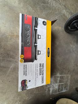 Triple slow cooker and server