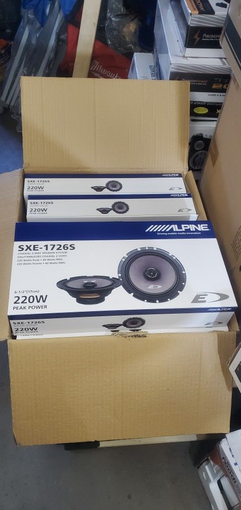 ALPINE 6 1/2 DOOR SPEAKERS
