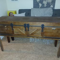 Accent/Entryway Table