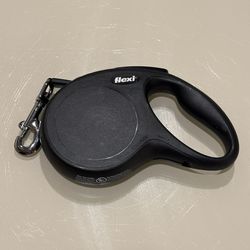 Flexi Classic Tape Retractable Dog Leash for up to 55 lbs and 16 feet