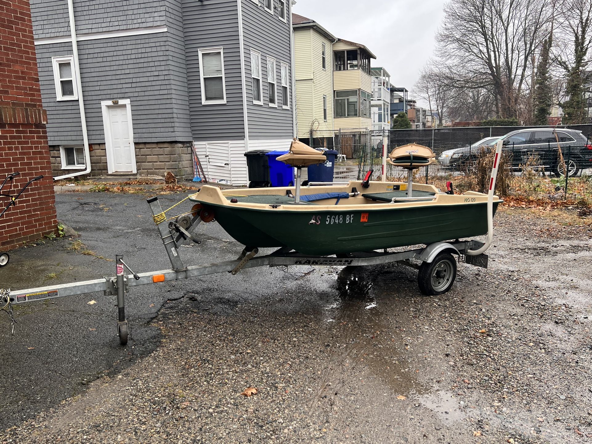 Sun Dolphin Pro 120 2-Man Fishing Boat