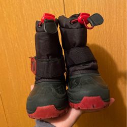 Kids Winter Boots 🖤