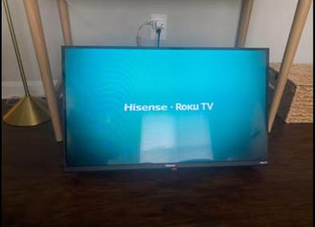 32’ Flat Screen Roku TV + mount
