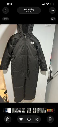 The North Face Kids’ Snowsuit Size 5 – NEW