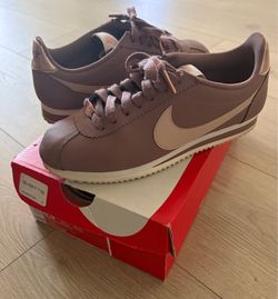Nike Cortez -women’s rose gold