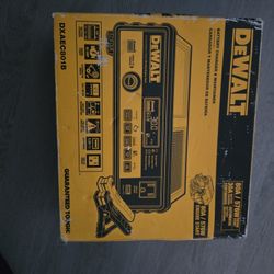 DEWALT BATTERY CHARGER & MAINTAINER 80A/576W ENGINE START 30A BATTERY CHARGER NEW 