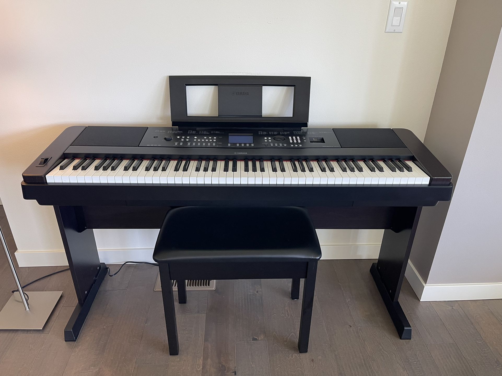 Yamaha DGX 650 Portable Grand Piano & Bench - Like New