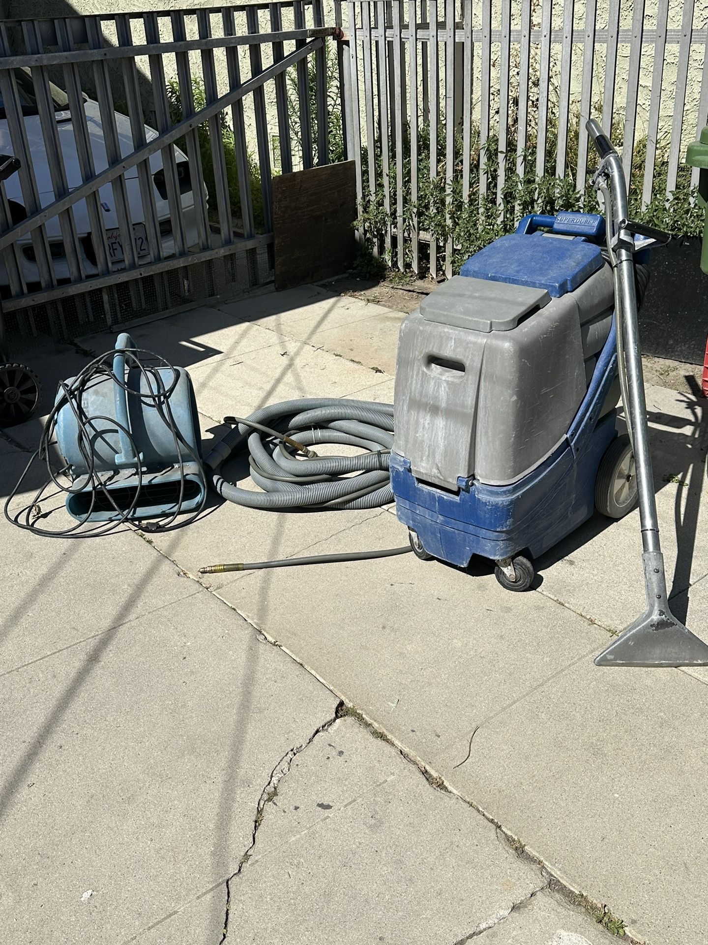 Carpet Cleaning Machine & Cleaning Chemicals