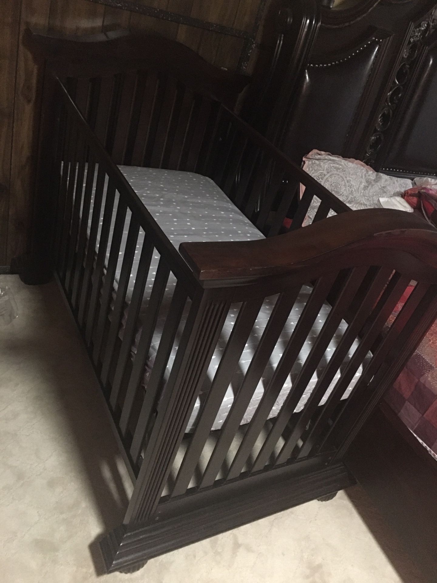 Baby crib wooden