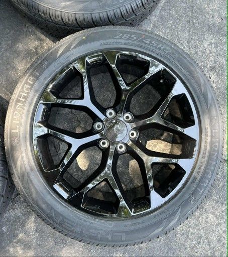 NEW 22 INCH SNOWLFLAKE REPLICA WHEELS AND TIRES