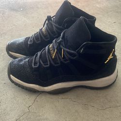 Jordan 11s retro premium ‘HEIRESS’