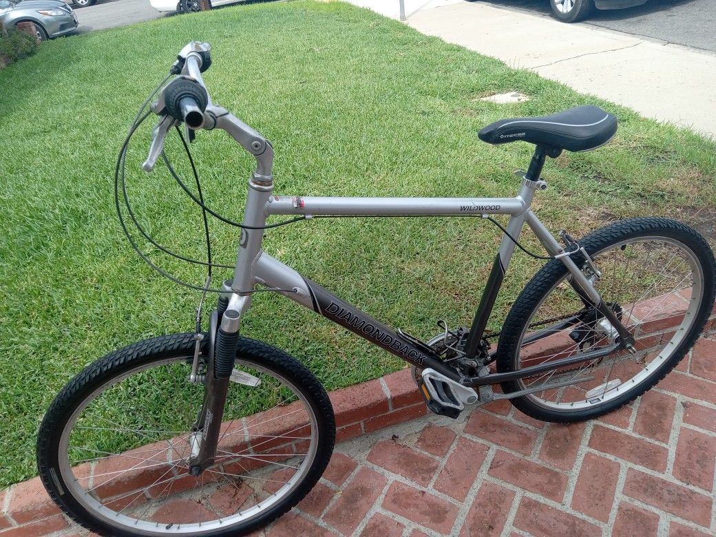 Diamond Back Bicycle  Sz 26 Tires