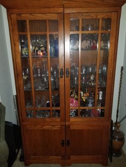 Mission Oak Brown China Cabnet 