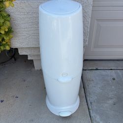 Diaper Trash Can 