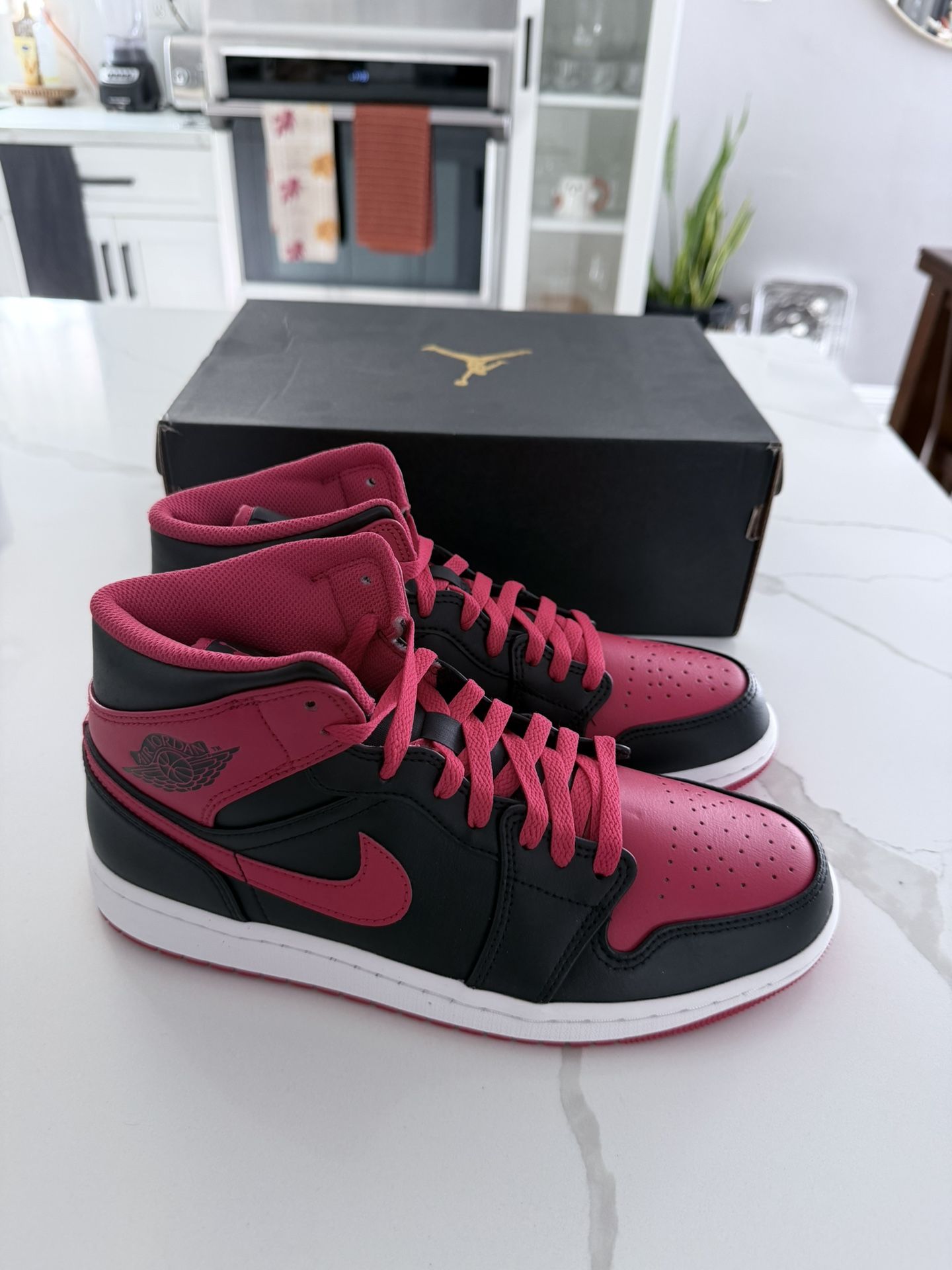 Men Size-9 Jordan 1 Mid (Alternate Bred ) DQ846-060 Bl/Fire-Red/White 2022