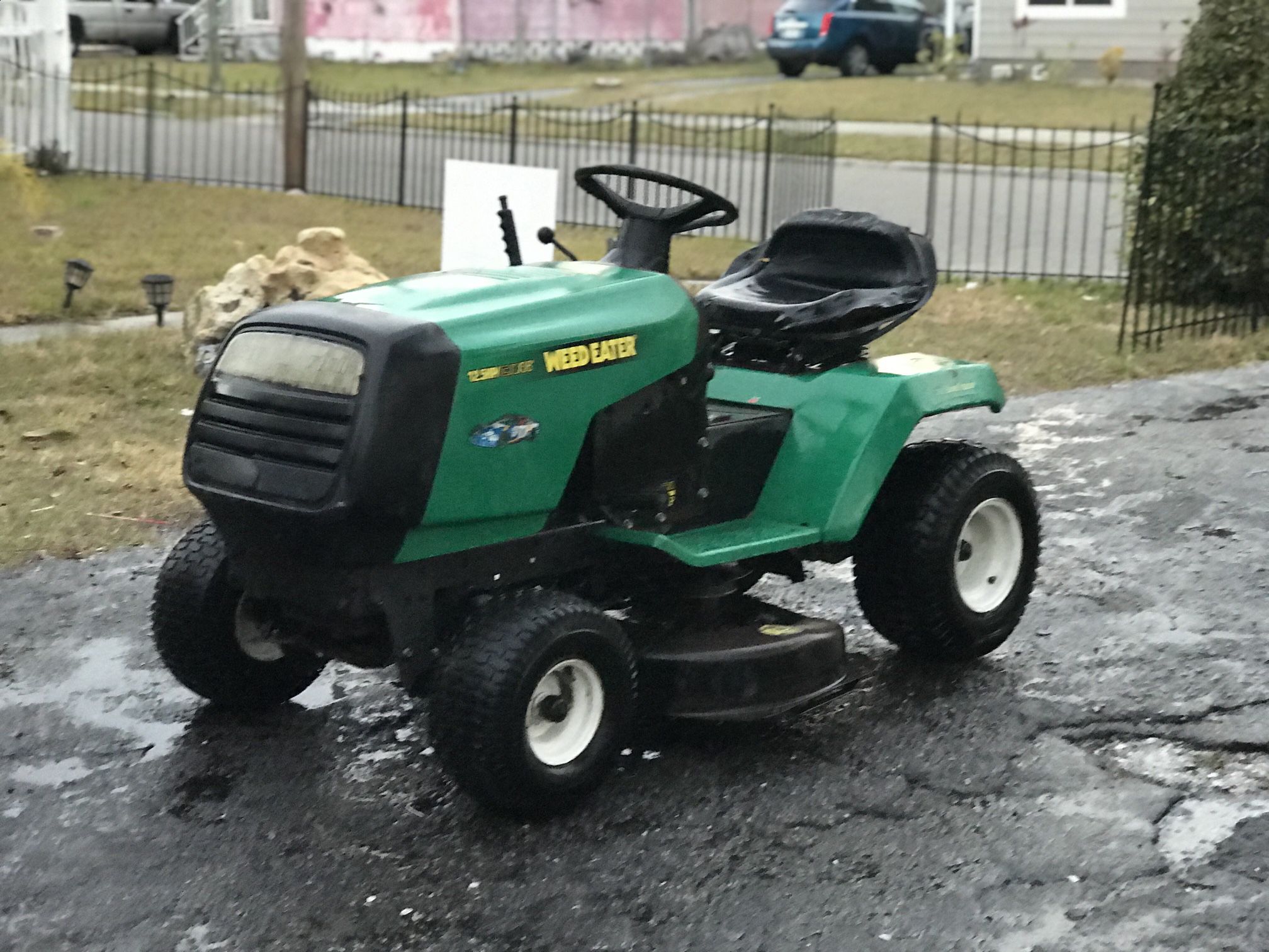 Weed Eater Riding Mower 38inch Deck 12.5hp