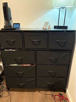 Dresser (black, manufactured wood)