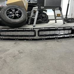 Dodge Challenger Grill Assembly Replacement 