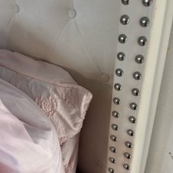 Queen Bed With Mattress 