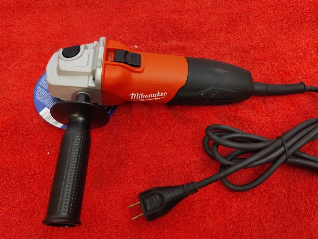 Like New Corded Milwaukee Grainer $65