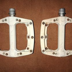 MTB PEDALS 