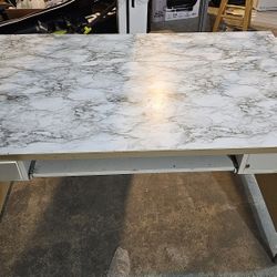 Computer Table With Drawer (FREE)