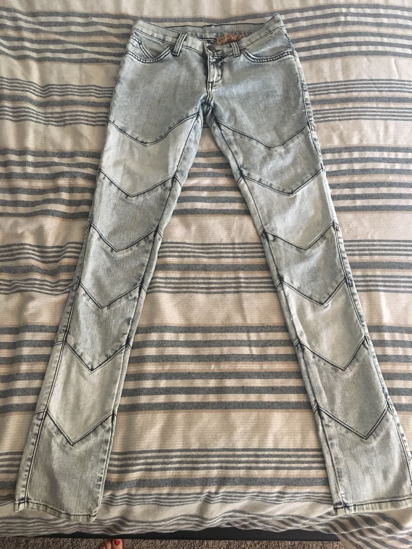 “Era of Chaos” Skinny Jeans from LF