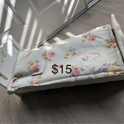 Doll bed