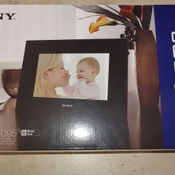 
Sony DPF-D95 9" digital photo frame
