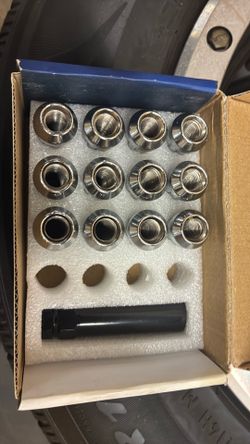 Locking lug nuts 13 pcs Chrome ,steel