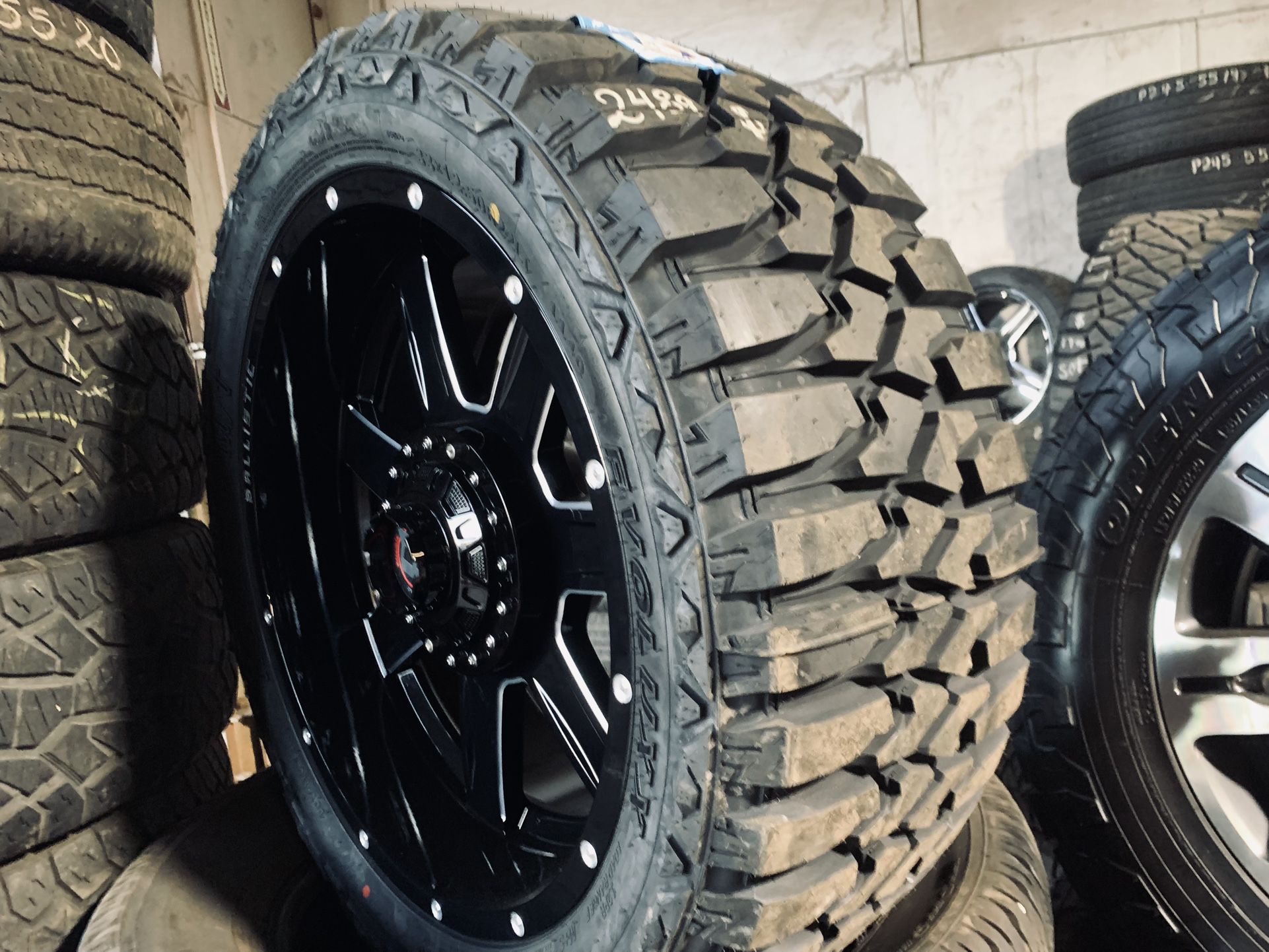 20x10 5x135-139.7 And LT33/12.50r22