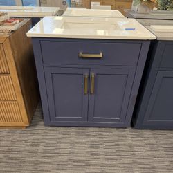 31” Bathroom Vanity In Blue 