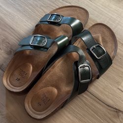 Time and Tru Sandles Shoes